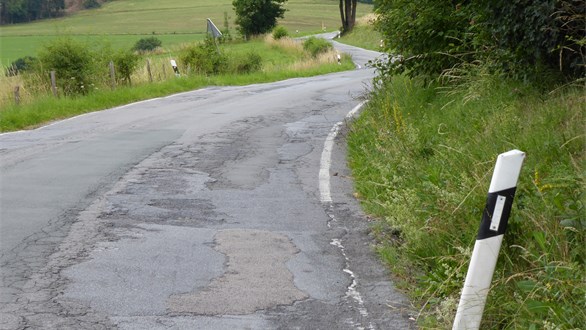 Bild zu IHK-Verkehrsausschuss kürt schlechteste Landesstraße